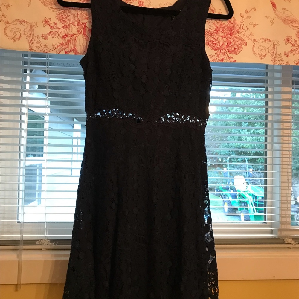 Dress - Picture 3 of 7
